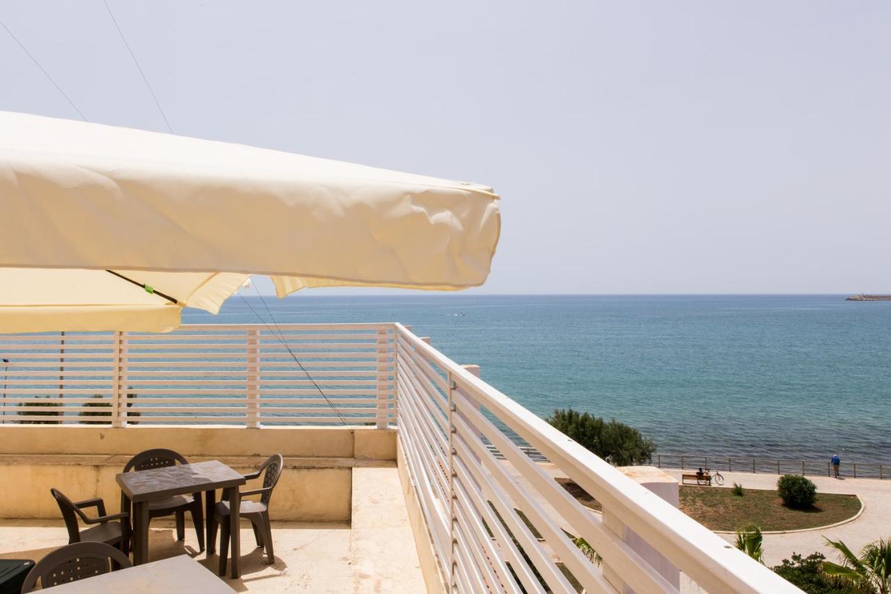Sea Beach Pozzallo Bagian luar foto