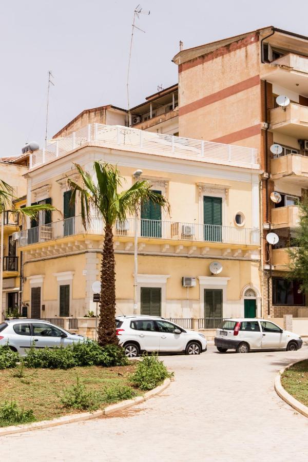 Sea Beach Pozzallo Bagian luar foto