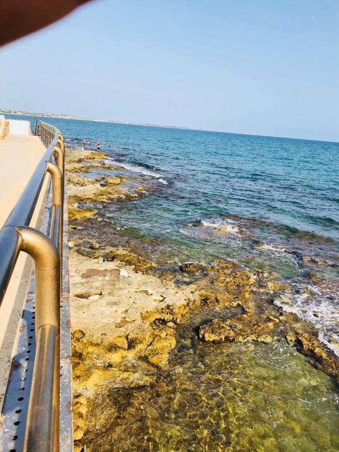 Sea Beach Pozzallo Bagian luar foto