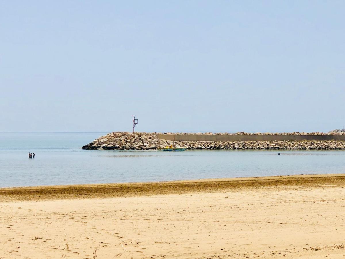 Sea Beach Pozzallo Bagian luar foto